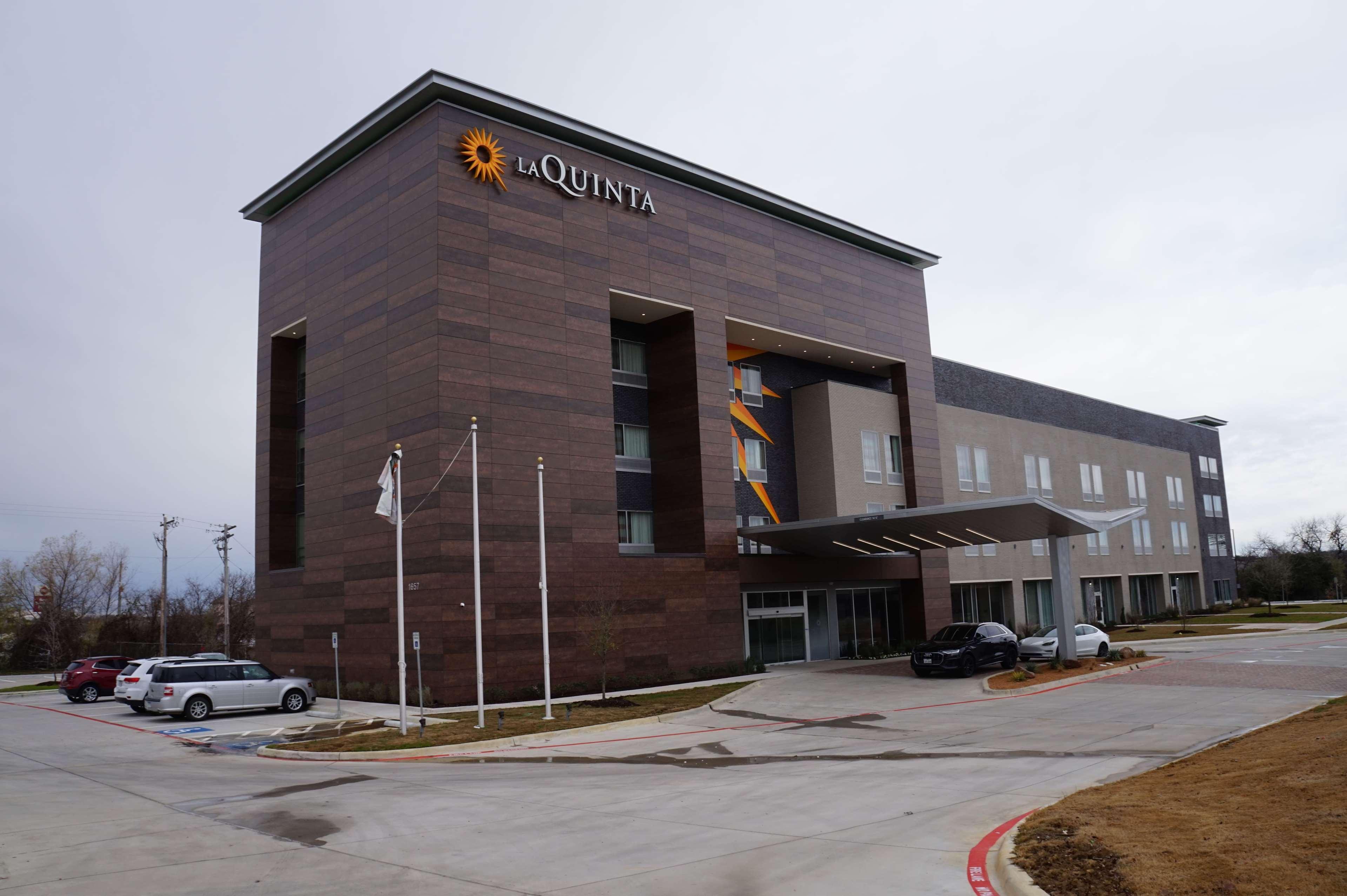 La Quinta Inn & Suites By Wyndham Lewisville Zewnętrze zdjęcie